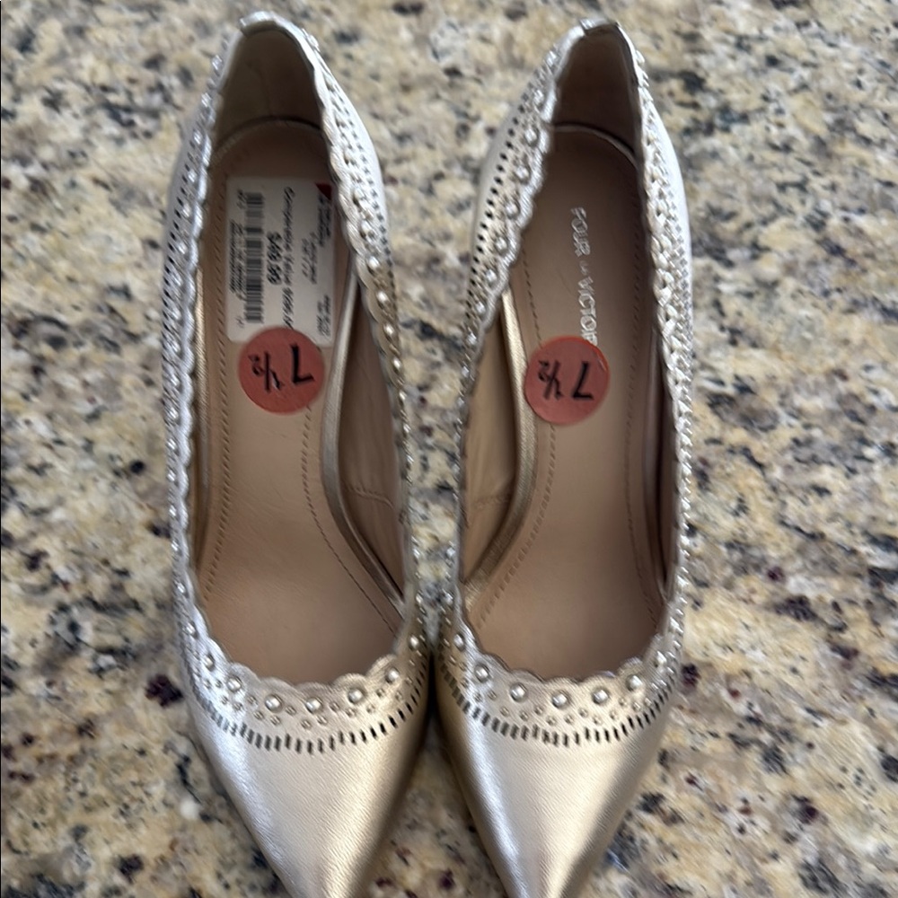 Pour La Victoire Heels